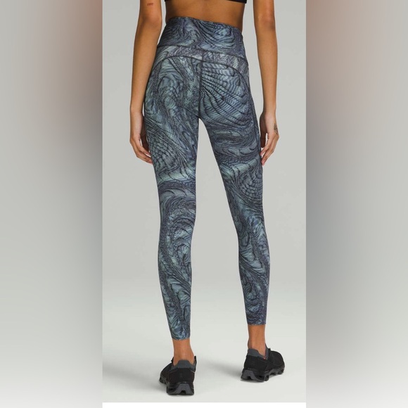 lululemon athletica Pants - Lululemon Fast and Free Tight 25” Nulux‎ Dimensional Icing Blue Multi sz8